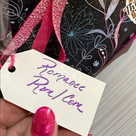 Blind date with a book hardcover, romance, romcom - Picture 4 of 4